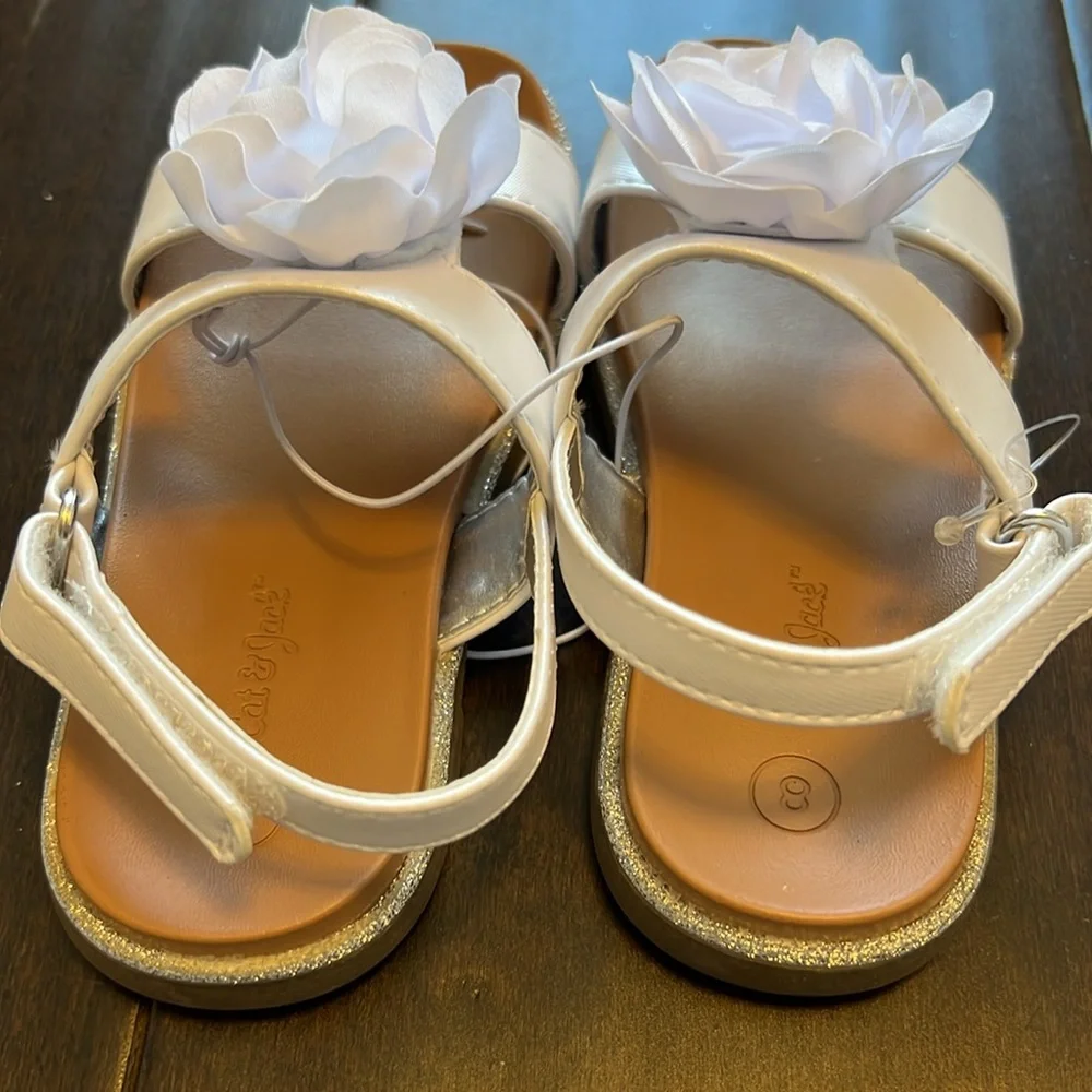 NWT Cat and Jack Toddler Girls White Violetta Flower Sandals!